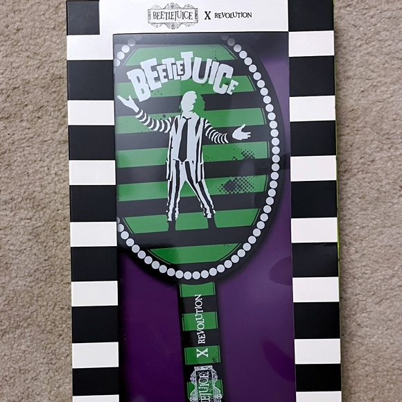 Makeup Revolution x Beetlejuice Handheld Mirror NEW - Picture 1 of 1